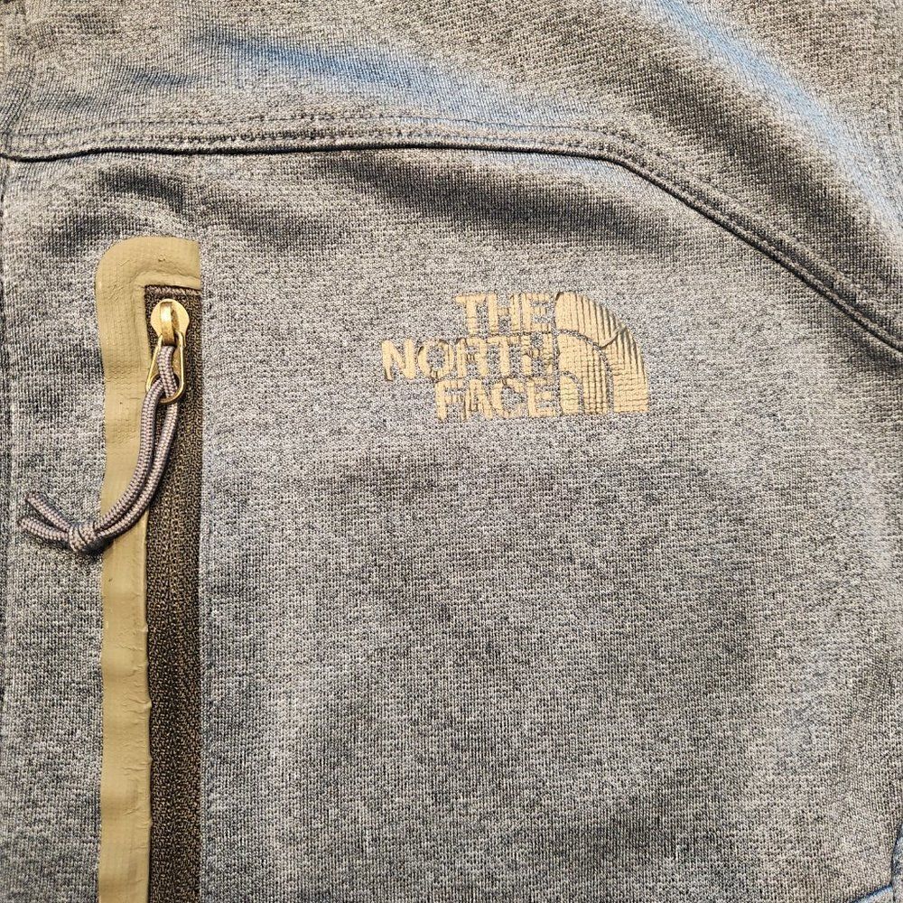 The North Face 1/4 zip pullover. Size S - Picture 3 of 4